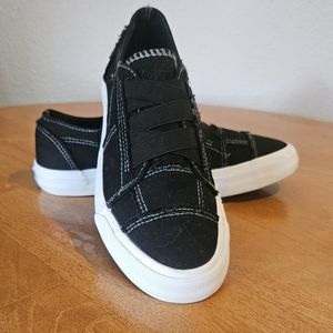 Worn Once! - BLOWFISH - Marley Black  Washed Canvas Sneakers -  Size 7.5
